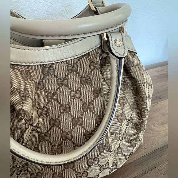 GUCCI
Beige/White GG Canvas Medium Sukey Tote Bag - Picture 8 of 13